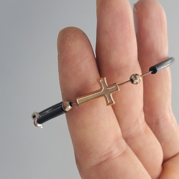 Spiral Green Goldtone Earrings and Cross Black And Green Bracelet - Picture 12 of 12